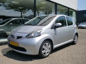 TOYOTA Aygo 1.0 12V VVT-I 5DRS Plus AIRCO